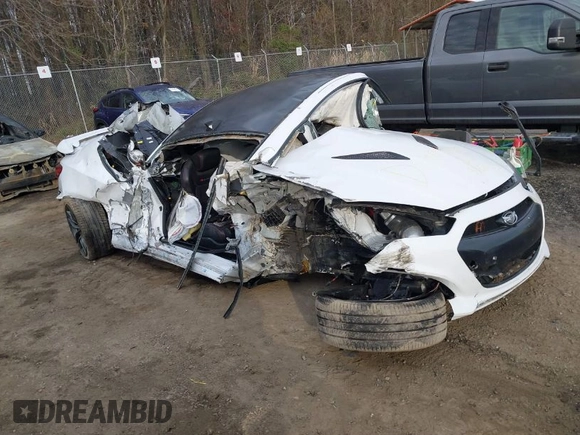 2014 Hyundai Genesis Coupe 3.8 Ultimate with VIN KMHHU6KJ3EU118037, listed as a IAAI auction lot 41898372 with 1 mi miles. Bid and sale history available at carsss.com. Image 1.