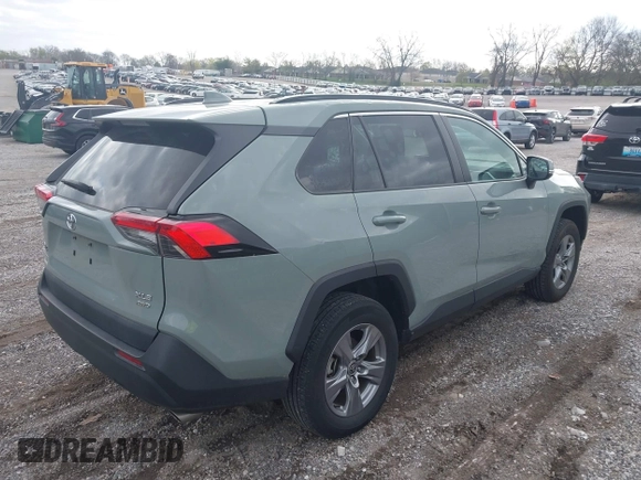 2022 Toyota RAV4 XLE with VIN 2T3P1RFV0NW270223, listed as a IAAI auction lot 41884581 with 20,832 mi miles. Bid and sale history available at carsss.com. Image 4.