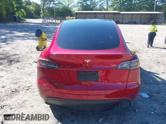 2024 Tesla Model Y z VIN 7SAYGDED2RA325538, wystawiony jako IAAI lot #42180492 z przebiegiem 8 738 mil mil oraz . Historia ofert i sprzedaży dostępna na DreamBid. Obrazek 16.
