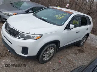 2015 Kia Sorento LX with VIN 5XYKT3A62FG651248, listed as a IAAI auction lot 42236436 with 186,601 mi miles and . Bid and sale history available at DreamBid. Image 2.