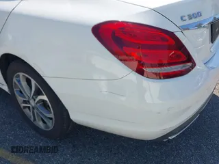 2015 Mercedes-Benz C 300 Luxury with VIN 55SWF4KBXFU020795, listed as a IAAI auction lot 41842174 with 113,630 mi miles and . Bid and sale history available at carsss.com. Image 18.