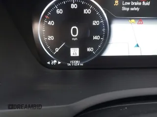 2020 Volvo XC90 Momentum with VIN YV4102PK3L1573865, listed as a IAAI auction lot 41297642 with 153,381 mi miles. Bid and sale history available at carsss.com. Image 16.