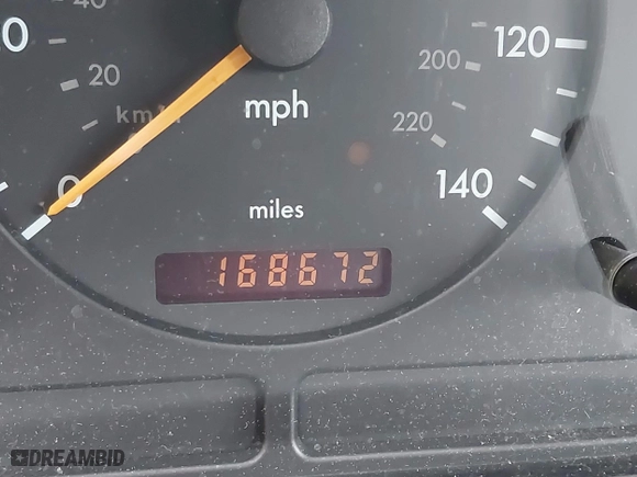 2001 Mercedes-Benz M-Class with VIN 4JGAB54E21A252034, listed as a IAAI auction lot 41573177 with 168,672 mi miles. Bid and sale history available at carsss.com. Image 7.