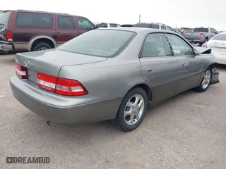 2001 Lexus ES 300 with VIN JT8BF28G210304595, listed as a IAAI auction lot 41885816 with 266,853 mi miles. Bid and sale history available at carsss.com. Image 4.