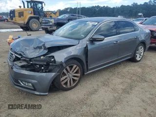 2017 Volkswagen Passat SE with VIN 1VWGT7A31HC014603, listed as a Copart auction lot 62066455 with 95,423 mi miles and Salvage title. Bid and sale history available at DreamBid. Image 1.