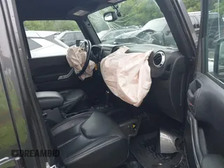 2016 Jeep Wrangler Unlimited Sahara z VIN 1C4HJWEG1GL252860, wystawiony jako IAAI lot #42215620 z przebiegiem 85 267 mil mil oraz . Historia ofert i sprzedaży dostępna na DreamBid. Obrazek 5.