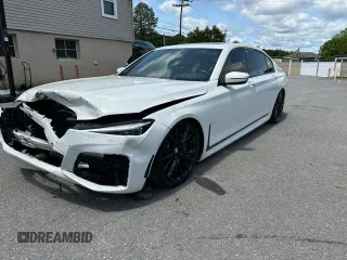 2020 BMW 7 Series 740i xDrive z VIN WBA7T4C04LCE19948, wystawiony jako Copart lot #61751895 z przebiegiem 37 579 mil mil oraz Czysty tytuł • Clean title. Historia ofert i sprzedaży dostępna na DreamBid. Obrazek 1.