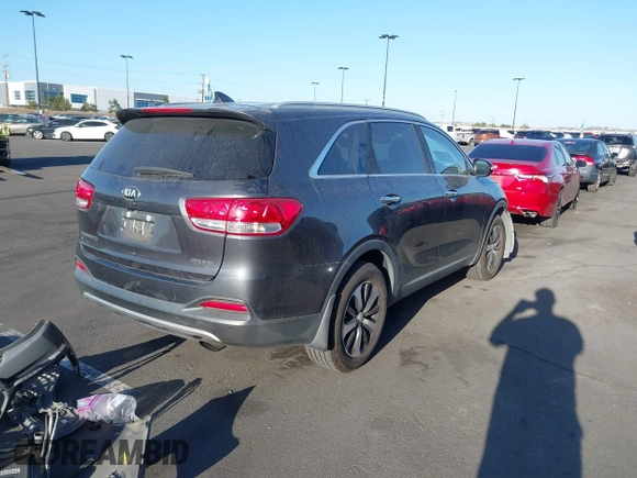 2017 Kia Sorento EX with VIN 5XYPH4A5XHG235276, listed as a IAAI auction lot 42249716 with 165,518 mi miles and . Bid and sale history available at DreamBid. Image 4.