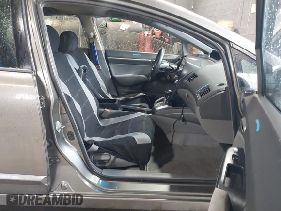 2006 Honda Civic LX z VIN 2HGFA16516H518446, wystawiony jako IAAI lot #42323833 z przebiegiem 222 934 mil mil oraz . Historia ofert i sprzedaży dostępna na DreamBid. Obrazek 5.