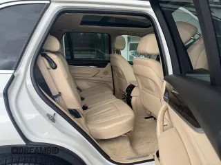 2015 BMW X5 xDrive35d z VIN 5UXKS4C59F0N09643, wystawiony jako Copart lot #57842735 z przebiegiem 122 129 mil mil oraz Tytuł czysty. Historia ofert i sprzedaży dostępna na DreamBid. Obrazek 6.