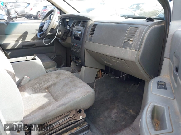 2006 Dodge Durango SXT with VIN 1D4HD38N16F140110, listed as a IAAI auction lot 41592651 with 154,236 mi miles and . Bid and sale history available at DreamBid. Image 5.