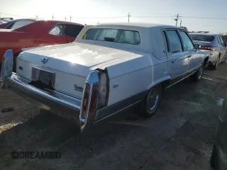 1990 Cadillac Brougham z VIN 1G6DW54Y6LR711203, wystawiony jako Copart lot #76484634 z przebiegiem 121 310 mil mil oraz Nie do naprawy. Historia ofert i sprzedaży dostępna na DreamBid. Obrazek 3.