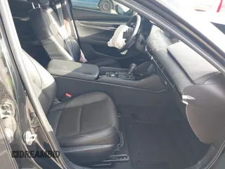 2023 Mazda 3 Premium Plus z VIN JM1BPBNY0P1615814, wystawiony jako IAAI lot #41718577 z przebiegiem Nie podano mil oraz . Historia ofert i sprzedaży dostępna na DreamBid. Obrazek 5.