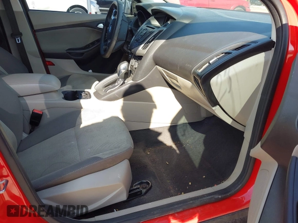 2013 Ford Focus SE with VIN 1FADP3K29DL158649, listed as a IAAI auction lot 42049823 with 172,662 mi miles. Bid and sale history available at carsss.com. Image 5.