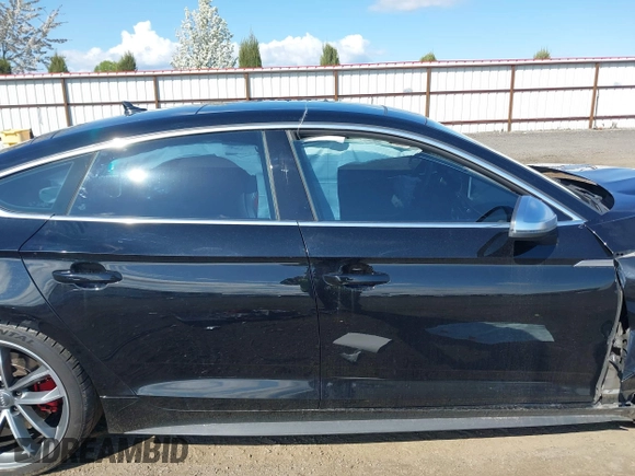 2018 Audi S5 Sportback Prestige z VIN WAUC4CF55JA009825, wystawiony jako IAAI lot #42086214 z przebiegiem 85 655 mil mil oraz . Historia ofert i sprzedaży dostępna na DreamBid. Obrazek 14.