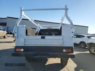 2005 GMC Sierra 1500 with VIN 1GDHC23215F894447, listed as a Copart auction lot 85680264 with 270,936 mi miles and Salvage Title. Bid and sale history available at DreamBid. Image 6.