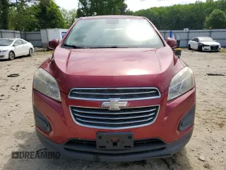 2015 Chevrolet Trax LS z VIN KL7CJKSB7FB121185, wystawiony jako Copart lot #56323205 z przebiegiem 123 440 mil mil oraz Czysty tytuł • Clean title. Historia ofert i sprzedaży dostępna na DreamBid. Obrazek 5.