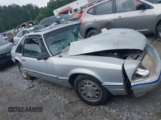 1993 Ford Mustang z VIN 1FACP41M1PF132473, wystawiony jako IAAI lot #42266009 z przebiegiem 53 777 mil mil oraz . Historia ofert i sprzedaży dostępna na DreamBid. Obrazek 12.
