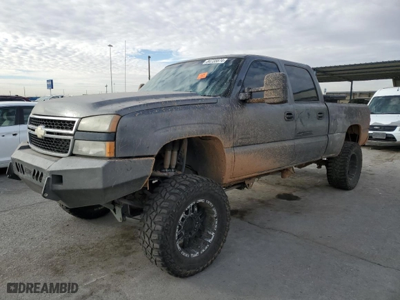 2006 Chevrolet Silverado 2500HD LT1 with VIN 1GCHK23D06F224317, listed as a Copart auction lot 84735874 with 200,346 mi miles and Salvage Title. Bid and sale history available at carsss.com. Image 1.