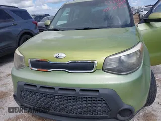 2014 Kia Soul with VIN KNDJN2A25E7715629, listed as a IAAI auction lot 40520926 with 110,418 mi miles. Bid and sale history available at carsss.com. Image 6.