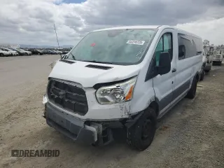2015 Ford Transit XL z VIN 1FBZX2ZM5FKA58949, wystawiony jako Copart lot #53316725 z przebiegiem 141 226 mil mil oraz Szkody całkowita. Historia ofert i sprzedaży dostępna na DreamBid. Obrazek 1.