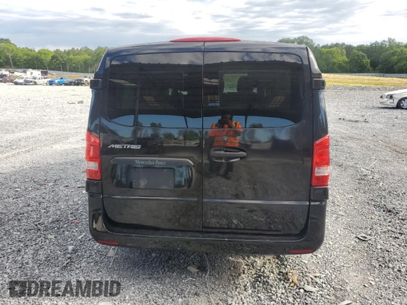 2018 Mercedes-Benz Metris Passenger z VIN WD4PG2EE1J3405056, wystawiony jako Copart lot #57870675 z przebiegiem 200 559 mil mil oraz Czysty tytuł • Clean title. Historia ofert i sprzedaży dostępna na DreamBid. Obrazek 6.