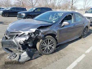 2023 Toyota Camry SE z VIN 4T1G11BK7PU077382, wystawiony jako IAAI lot #41785765 z przebiegiem 34 953 mil mil oraz . Historia ofert i sprzedaży dostępna na DreamBid. Obrazek 6.