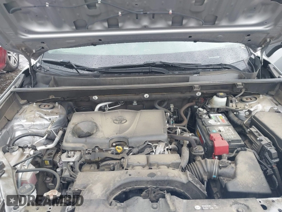 2019 Toyota RAV4 LE with VIN JTMG1RFV6KD508259, listed as a IAAI auction lot 41984772 with 101,606 mi miles. Bid and sale history available at carsss.com. Image 10.