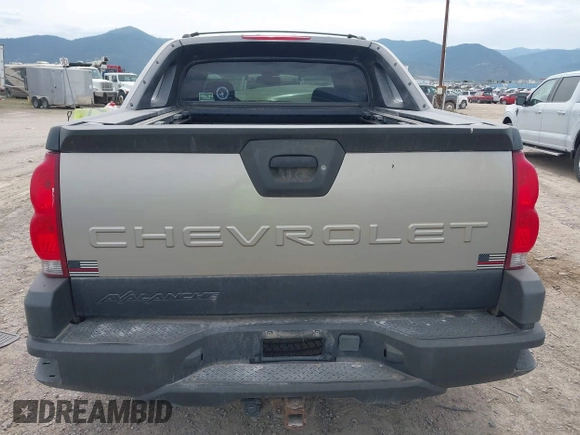 2005 Chevrolet Avalanche LS with VIN 3GNEK12TX5G247758, listed as a IAAI auction lot 42433210 with 183,046 mi miles and . Bid and sale history available at DreamBid. Image 17.