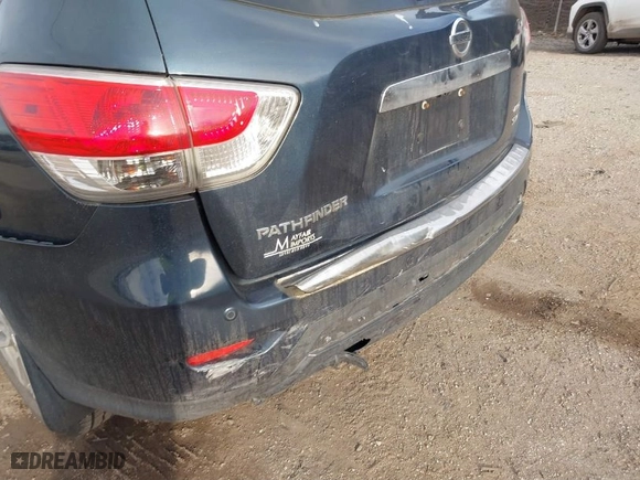 2015 Nissan Pathfinder S with VIN 5N1AR2MM8FC610685, listed as a IAAI auction lot 41657466 with 115,394 mi miles. Bid and sale history available at carsss.com. Image 6.