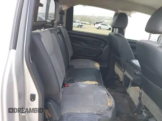 2017 Nissan Titan SV z VIN 1N6AA1EJ0HN559519, wystawiony jako IAAI lot #41798623 z przebiegiem 116 292 mil mil oraz . Historia ofert i sprzedaży dostępna na DreamBid. Obrazek 8.
