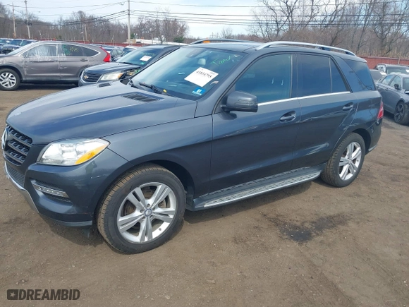 2014 Mercedes-Benz M-Class ML 350 with VIN 4JGDA5HB7EA351020, listed as a IAAI auction lot 41834795 with 83,328 mi miles. Bid and sale history available at carsss.com. Image 18.