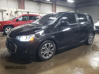 2018 Chevrolet Sonic LT z VIN 1G1JD6SB8J4139628, wystawiony jako Copart lot #84888984 z przebiegiem 81 790 mil mil oraz Szkoda całkowita • Salvage title. Historia ofert i sprzedaży dostępna na DreamBid. Obrazek 1.