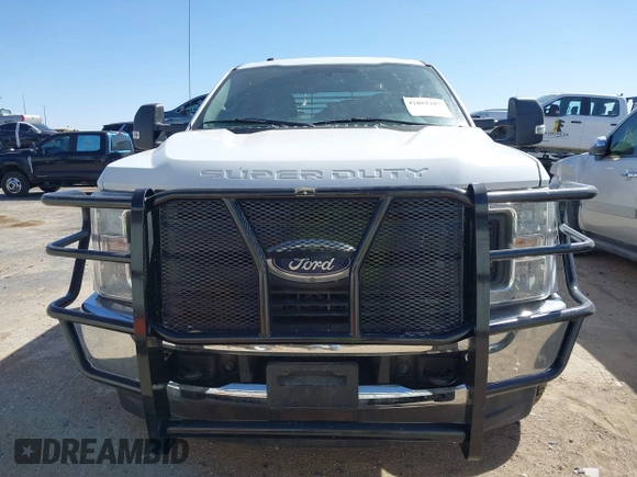 2018 Ford F-250 XL z VIN 1FT7X2BT7JEB31878, wystawiony jako IAAI lot #41852187 z przebiegiem 230 879 mil mil oraz . Historia ofert i sprzedaży dostępna na DreamBid. Obrazek 12.