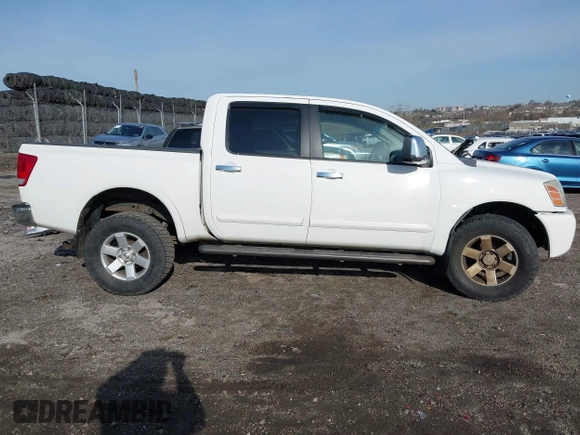 2007 Nissan Titan XE z VIN 1N6AA07B77N244215, wystawiony jako IAAI lot #41880030 z przebiegiem 138 405 mil mil oraz . Historia ofert i sprzedaży dostępna na DreamBid. Obrazek 14.