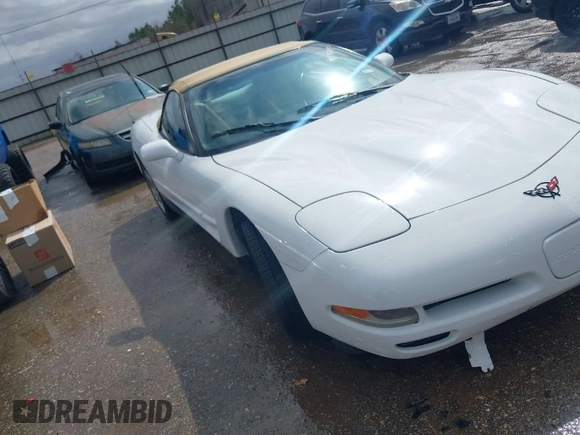 1998 Chevrolet Corvette with VIN 1G1YY32G3W5117891, listed as a IAAI auction lot 41723023 with 121,506 mi miles. Bid and sale history available at carsss.com. Image 1.