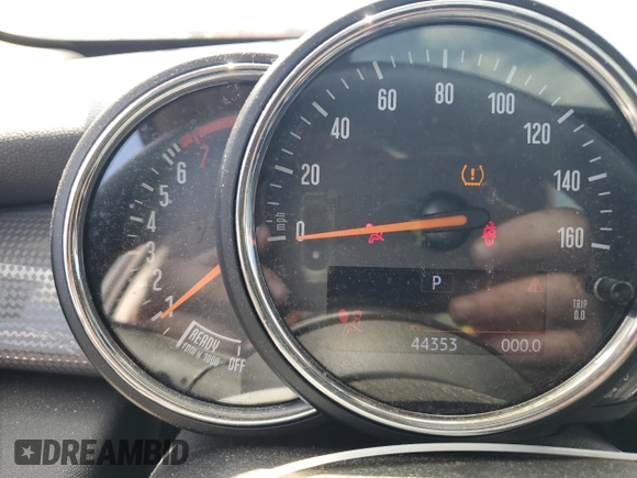 2019 MINI Hardtop 4 Door Cooper z VIN WMWXU1C57K2J01783, wystawiony jako Copart lot #56977595 z przebiegiem 44 353 mil mil oraz Szkoda całkowita • Salvage title. Historia ofert i sprzedaży dostępna na DreamBid. Obrazek 9.