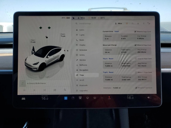 2023 Tesla Model Y Long Range z VIN 7SAYGDEE2PA061792, wystawiony jako Copart lot #52106965 z przebiegiem 11 968 mil mil oraz Szkoda całkowita • Salvage title. Historia ofert i sprzedaży dostępna na DreamBid. Obrazek 9.