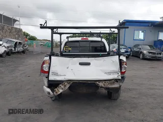 2010 Toyota Tacoma PreRunner z VIN 3TMJU4GN8AM103120, wystawiony jako IAAI lot #42226797 z przebiegiem 237 153 mil mil oraz . Historia ofert i sprzedaży dostępna na DreamBid. Obrazek 17.