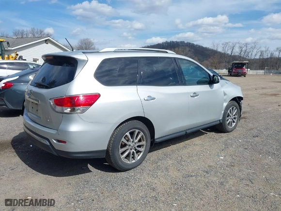 2015 Nissan Pathfinder Platinum with VIN 5N1AR2MN4FC609817, listed as a IAAI auction lot 41800856 with 170041 miles. Bid and sale history available at carsss.com. Image 4.