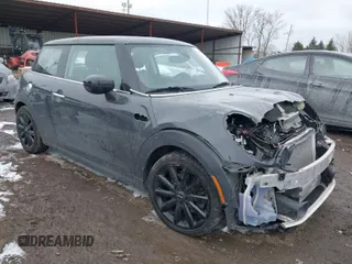 2020 MINI Hardtop Cooper S z VIN WMWXR5C07L2L60692, wystawiony jako IAAI lot #41621462 z przebiegiem 66 898 mil mil oraz . Historia ofert i sprzedaży dostępna na DreamBid. Obrazek 1.