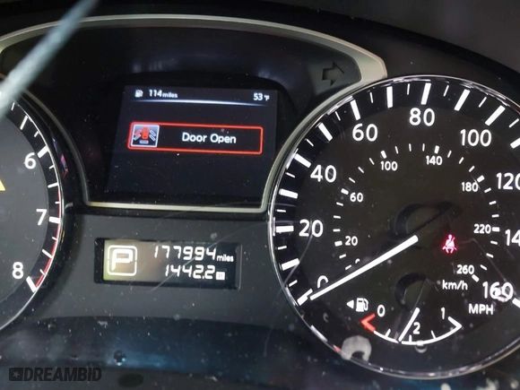 2014 Nissan Pathfinder SV with VIN 5N1AR2MN8EC663054, listed as a IAAI auction lot 41023768 with 177,994 mi miles. Bid and sale history available at carsss.com. Image 7.