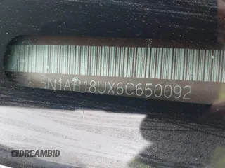 2006 Nissan Pathfinder SE z VIN 5N1AR18UX6C650092, wystawiony jako IAAI lot #40523394 z przebiegiem 179 047 mil mil oraz . Historia ofert i sprzedaży dostępna na DreamBid. Obrazek 12.