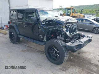 2020 Jeep Wrangler Unlimited Sport z VIN 1C4HJXDN6LW204513, wystawiony jako IAAI lot #42201939 z przebiegiem 95 244 mil mil oraz . Historia ofert i sprzedaży dostępna na DreamBid. Obrazek 1.