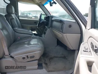 2004 Chevrolet Tahoe LT with VIN 1GNEC13ZX4R127036, listed as a IAAI auction lot 42484115 with 290,351 mi miles and . Bid and sale history available at DreamBid. Image 5.
