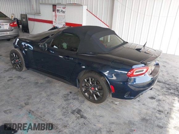 2019 FIAT 124 Spider Lusso z VIN JC1NFAEK6K0142695, wystawiony jako IAAI lot #42683013 z przebiegiem 33 559 mil mil oraz . Historia ofert i sprzedaży dostępna na DreamBid. Obrazek 3.