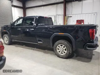 2022 GMC Sierra 3500HD Denali with VIN 1GT49WEY6NF286238, listed as a Copart auction lot 80914004 with 45,560 mi miles and Salvage Title. Bid and sale history available at carsss.com. Image 2.