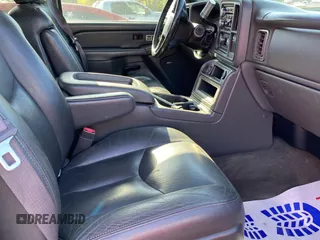 2004 Chevrolet Silverado SS z VIN 2GCEK19N041303732, wystawiony jako Copart lot #74617474 z przebiegiem 200 072 mil mil oraz Tytuł czysty. Historia ofert i sprzedaży dostępna na DreamBid. Obrazek 5.