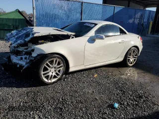 2007 Mercedes-Benz SLK-Class 3.0L with VIN WDBWK54FX7F151062, listed as a Copart auction lot 43152695 with 139,393 mi miles and Salvage Title. Bid and sale history available at carsss.com. Image 1.