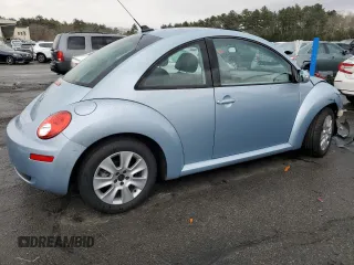 2010 Volkswagen New Beetle Coupe with VIN 3VWRG3AG0AM026688, listed as a Copart auction lot 46733325 with 59,944 mi miles and Salvage Title. Bid and sale history available at carsss.com. Image 3.